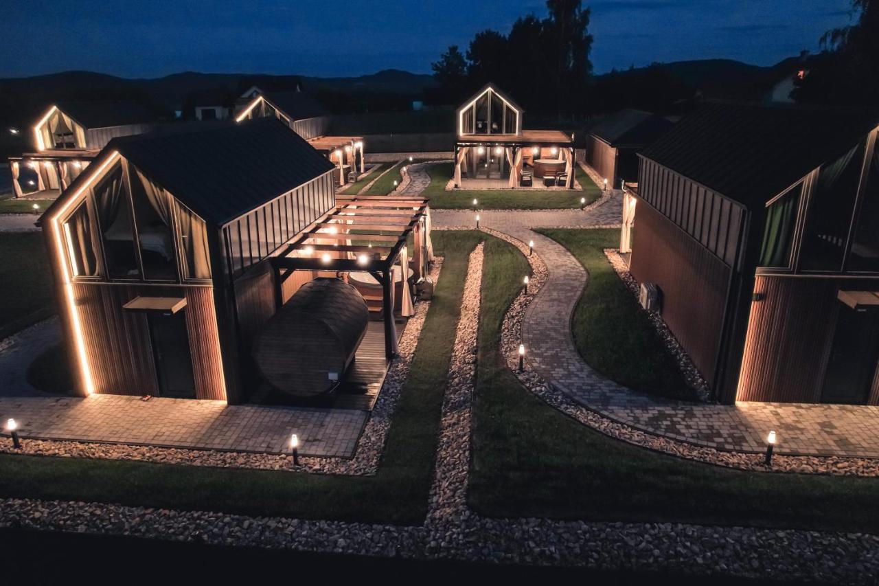 Village Resort Sauna & Jacuzzi & Netflix Tworkowa Exteriér fotografie